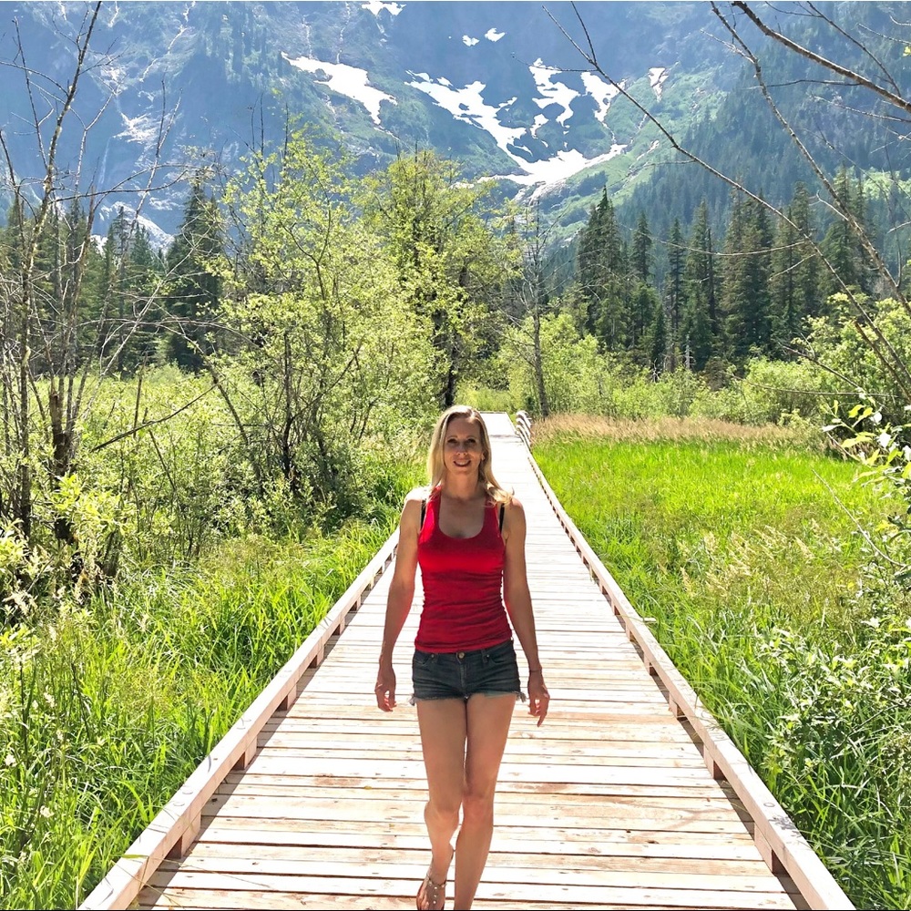 Meet your Posher, Sara - Picture 4 of 4